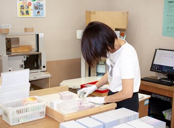 軽作業、機械オペレーター｜物流課