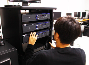 なにしてる？｜システム室