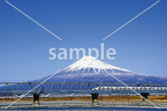 [2月] 富士山と富士川鉄橋の新幹線